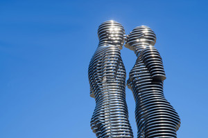 Uždrausta poros meilė jau dešimtmetį kausto visų dėmesį