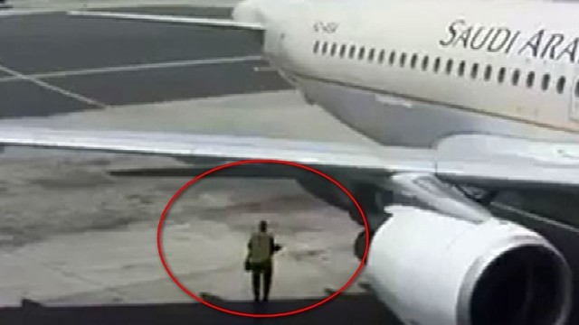 Ne vietoje vaikščiojantį oro uosto darbuotoją „lėktuvas“ pamokė ilgam