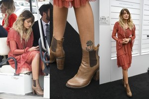 19-metė Paris Jackson demonstravo plaukuotas savo kojas