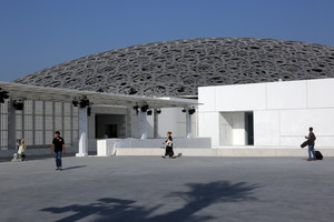 Atidaromas 10 metų statytas Abu Dabio Luvras