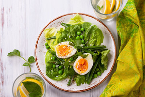 Kada sveikiau valgyti kiaušinį – pusryčiams ar vakarienei?