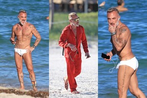 Seksualusis žilaplaukis Gianluca Vacchi negali skirtis su taip pamėgtomis kelnaitėmis