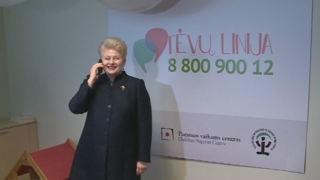 Dalia Grybauskaitė prisidėjo prie tėvų pagalbos linijos atidarymo