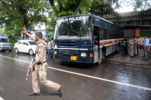 Nepilnametis Indijoje įtariamas nužudęs moksleivį, kad būtų atidėtas egzaminas