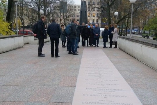 Siūlomas dar vienas memorialas – šalia Vyriausybės rūmų