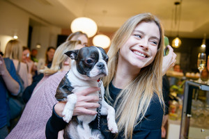 Pateikė įrodymų, kodėl gyvūnų turintys žmonės yra laimingesni