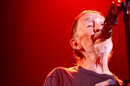 Muzikos veteranas Chrisas Rea dainavo Vilniuje: į salę netilpo visi norintys