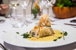 Žinomi gurmanai neatsispyrė „Michelin“ žvaigždutėmis įvertinto šefo vakarienei