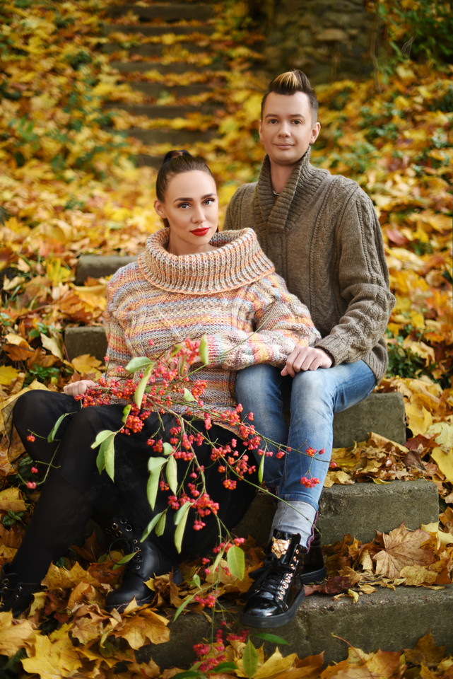  Gintė Labutytė ir Karolis Murauskas tapo mezginių modeliais.<br> Jurart nuotr.