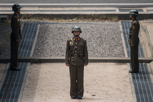 Dramatiškas pabėgimas iš Šiaurės Korėjos: kūną kliudė šešios kulkos