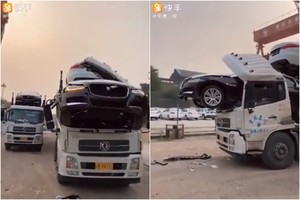 Šiurpi nelaimė: vežamas „Jaguar“ sutraiškė sunkvežimio kabiną