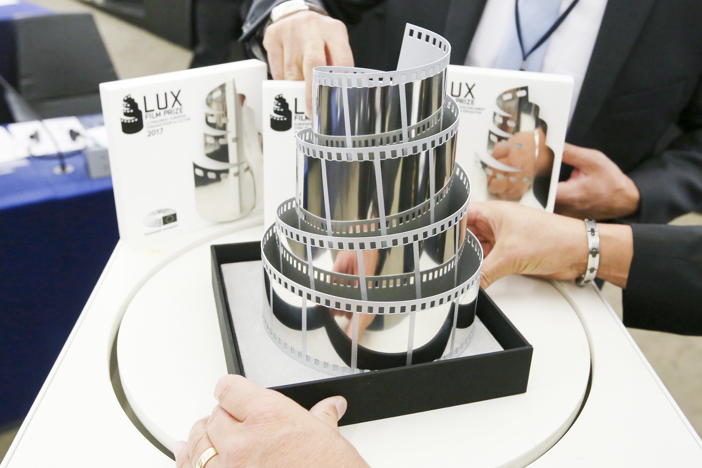 „Samių kraujo“ kūrėjams Strasbūre įteiktas „Lux“ kino apdovanojimas.