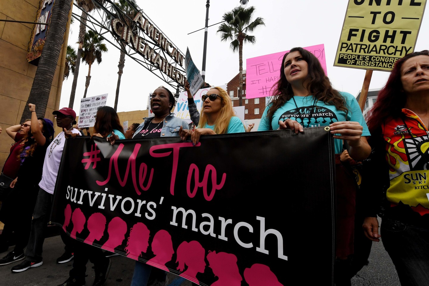 JAV prasidėjęs prieš seksualinį išnaudojimą nukreiptas judėjimas #MeToo („aš irgi“) paplito ir svetur.<br>AFP/„Scanpix“ nuotr.