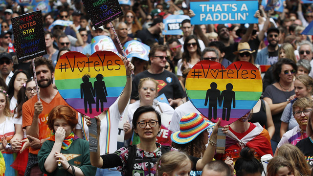 Australai uždegė žalią šviesą tos pačios lyties asmenų santuokoms