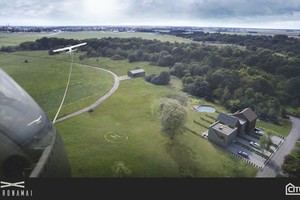 Kaunas driokstelėjo: pristatyti namai žmonėms, kurie turi savo lėktuvus