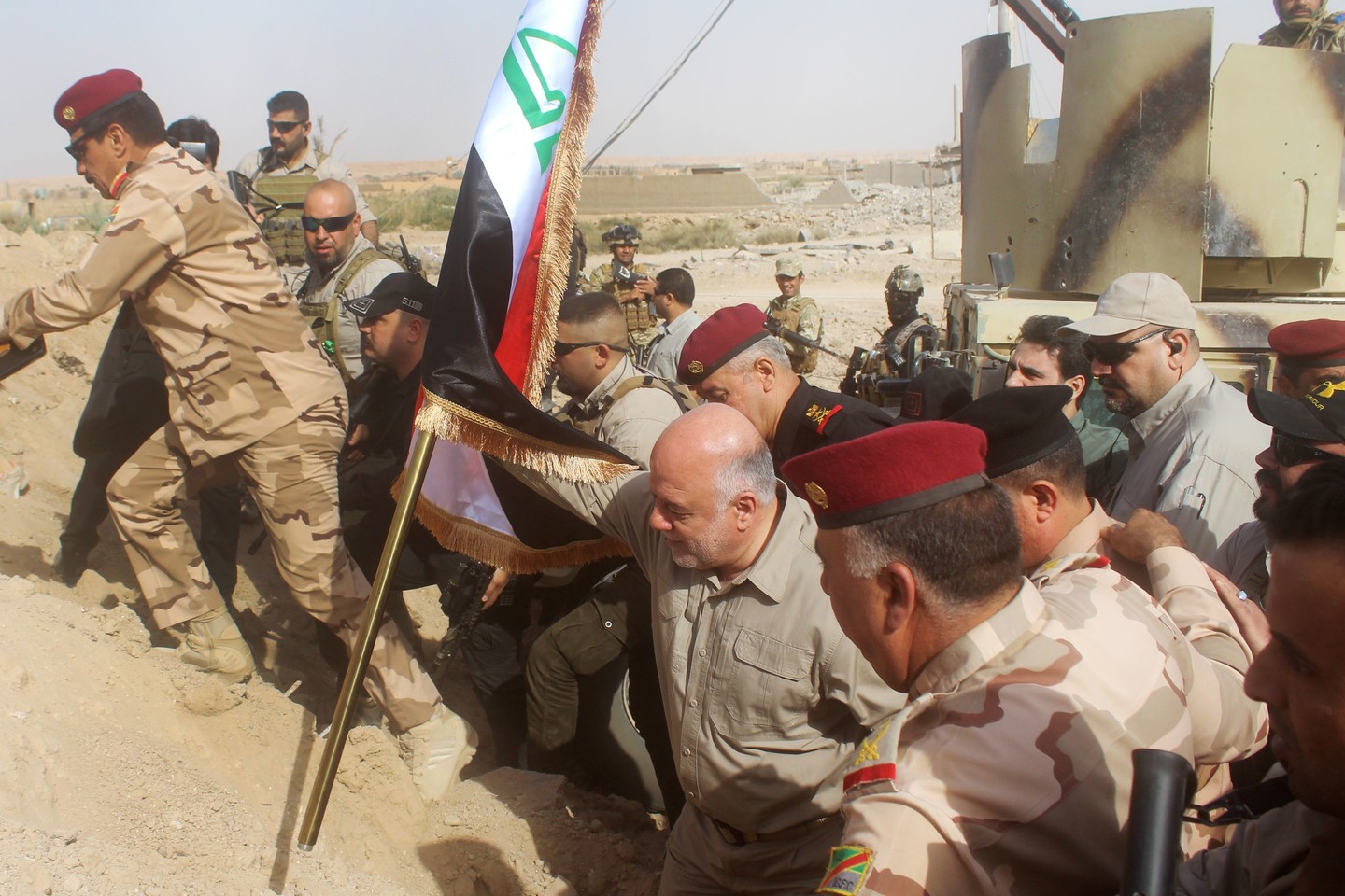  Irako pajėgos baigia išstumti islamistus iš šalies.<br> AFP/„Scanpix“ nuotr.