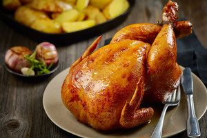 Receptas – bomba: višta ant druskos. Po traškia odele bus sultinga mėsa