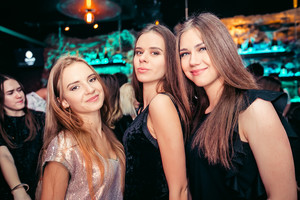 Įsišėlęs jaunimas naktį linksminosi „Mojo Lounge“