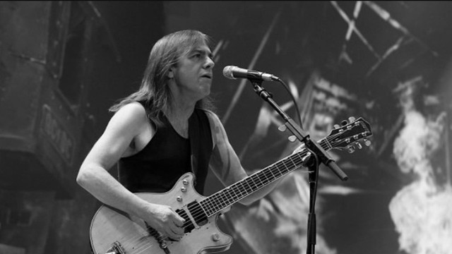 Mirė grupės AC/DC gitaristas Malcolmas Youngas