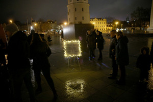 Katedros aikštėje suspindusios švieselės turi skausmingą prasmę