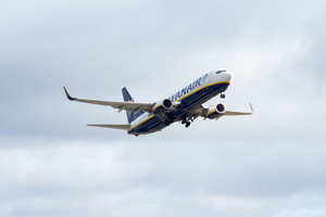 „Ryanair” paskelbė „Juodojo penktadienio” nuolaidas