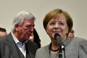 Žlugus deryboms dėl koalicijos Vokietijos kanclerė su prezidentu aptars tolesnius žingsnius