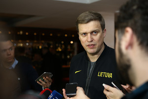 Krepšininkus surinkęs Dainius Adomaitis prašo liautis daryti tai, kas jį erzina