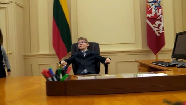 Siurprizas prezidentūroje: Dalios Grybauskaitės kėdėje suposi vaikai