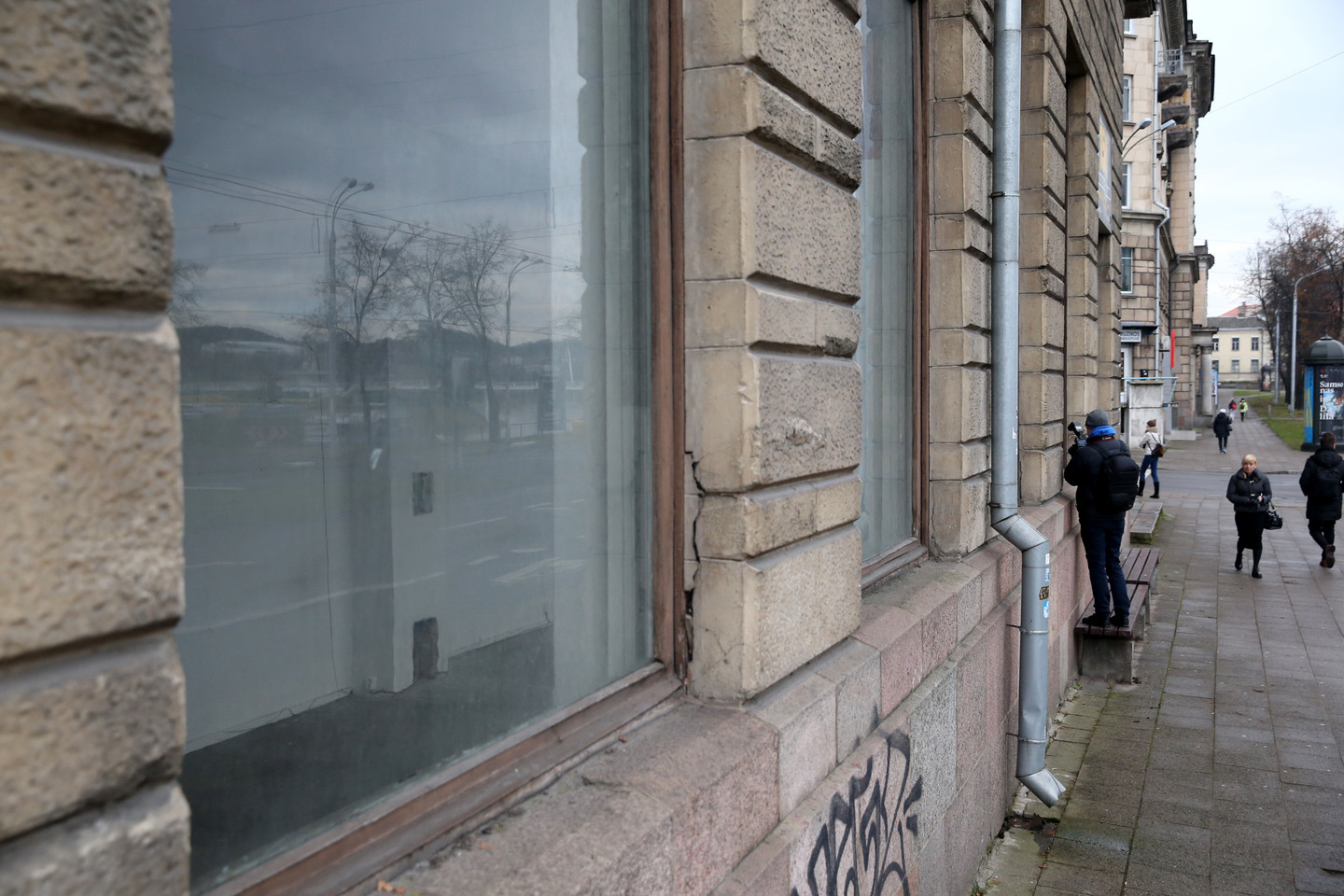 Vilniaus miesto savivaldybei nusprendęs grąžinti Goštauto gatvėje esančias studijos patalpas jas pirmadienį pridavė savivaldybės darbuotojams.<br> R.Danisevičiaus nuotr.