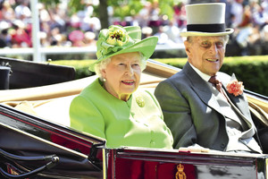 Princas Philipas ištesėjo prieš 70 metų karalienei Elizabeth II duotą pažadą