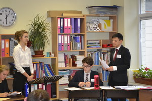 Tarptautiniuose debatuose nugalėjo vilnietė moksleivė, pasirinkusi feminizmo temą