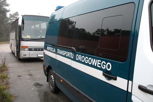 Lengvai kauštelėjęs autobuso vairuotojas iš Lietuvos per Lenkiją vežė jaunus sportininkus