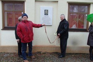 Klaipėdoje rašytoją Rymantą Černiauską primins bareljefas ir bronzinis sliekas