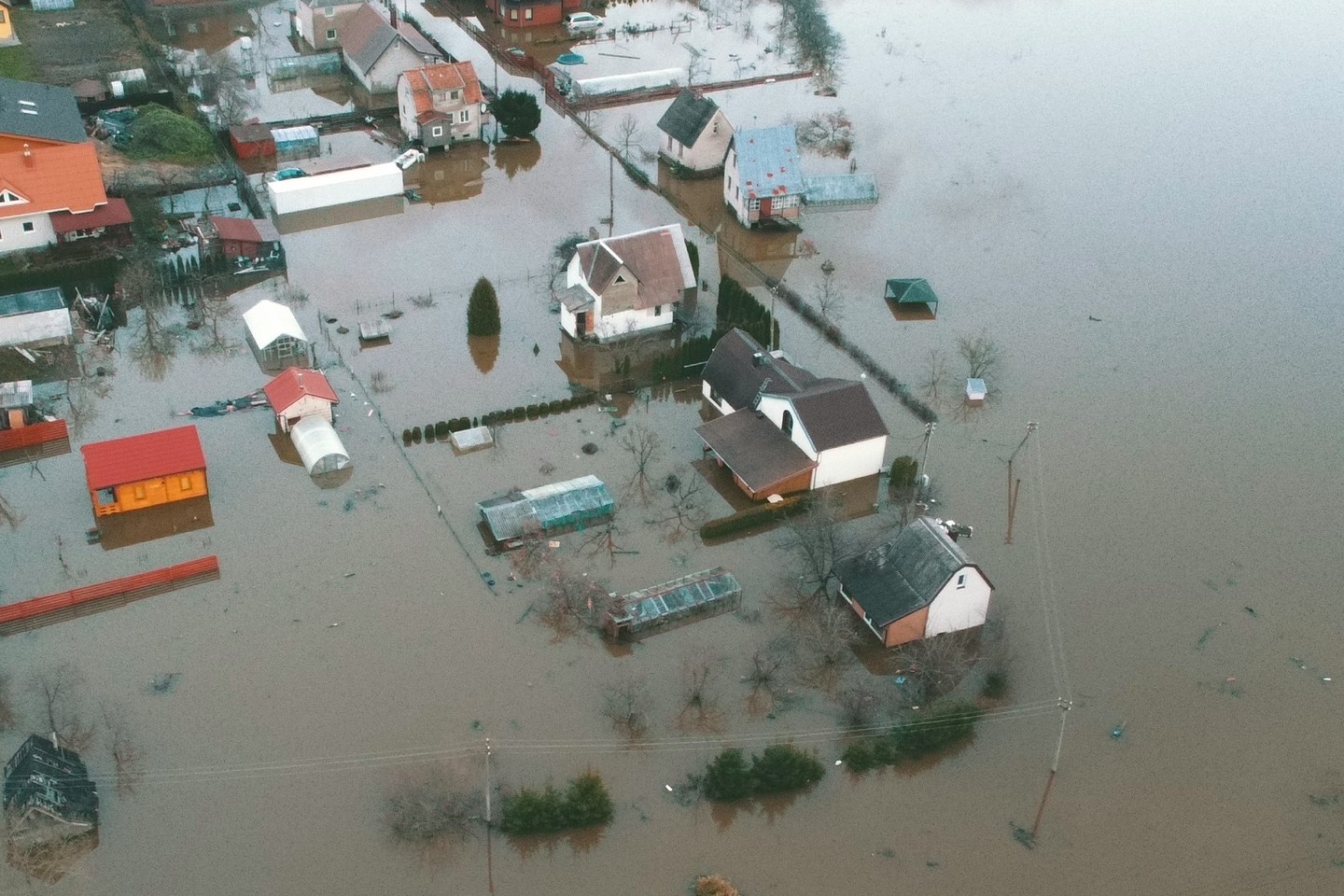 Purmalių miestelis, esantis šalia Klaipėdos, kenčia nuo potvynio. <br> R. Žalgevičiaus nuotr.
