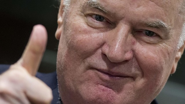 Paskelbtas nuosprendis Ratko Mladičiui: teisiamąjį teko net išvaryti iš salės