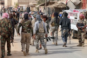 Irako pajėgos pradėjo operaciją prieš paskutinius „Islamo valstybės“ kovotojus vakarinėje dykumoje