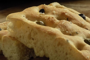 Fokačija: puri, švelni ir gardi itališka užkandžių duona