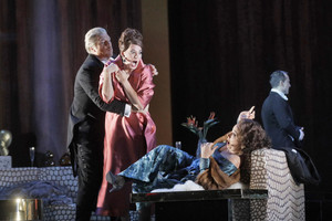 Luiso Bunuelio juodoji komedija iš operos scenų atkeliauja į Lietuvos ekranus