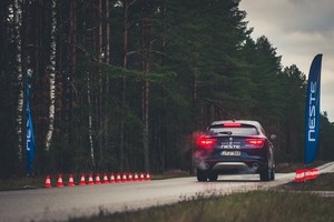 Patikrino naujų automobilių stabdžius – testo neišlaikė tik 3 modeliai