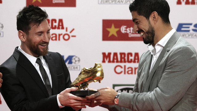 Futbolo žvaigždė Lionelis Messi apdovanotas „Auksiniu bateliu“