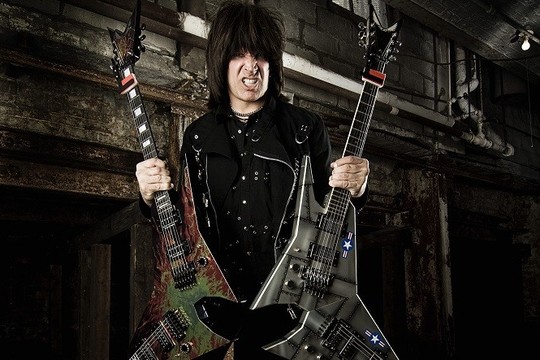 Greičiausias pasaulio gitaristas Michaelas Angelo Batio šią savaitę koncertuos Lietuvoje