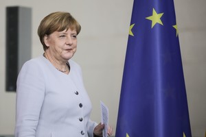 Angela Merkel žada rimtai derėtis su socialdemokratais dėl koalicijos 