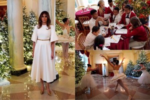 Baltieji rūmai pasiruošę švęsti: Melania Trump parodė kalėdines rezidencijos puošmenas