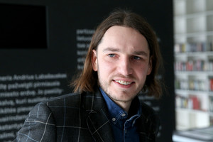 Skulptorius be užnugario stebisi įveikęs politinį palaikymą turintį Vytį 