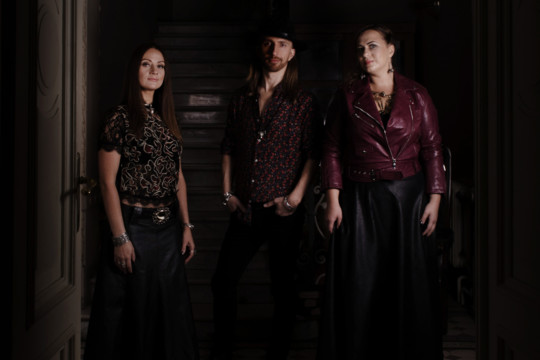 Pamatykite: naujame „Žalvarinio“ klipe – folkloro legenda Veronika Povilionienė