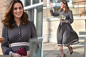 Besilaukianti Catherine Middleton renginyje prabilo apie princo Harry sužadėtuves