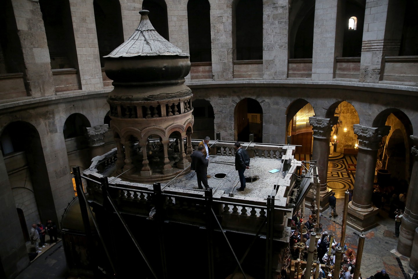  Kapas, kuriame, kaip tiki krikščionys, po nukryžiavimo buvo palaidotas Kristus, tikrai buvo atrastas romėnų, uždengtas ir paverstas šventove IV amžiuje, rodo naujausi mokslininkų tyrimai.<br>AFP / Scanpix nuotr.