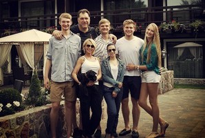 Ingridą Sabonienę gimtadienio proga šiltai pasveikino sūnus