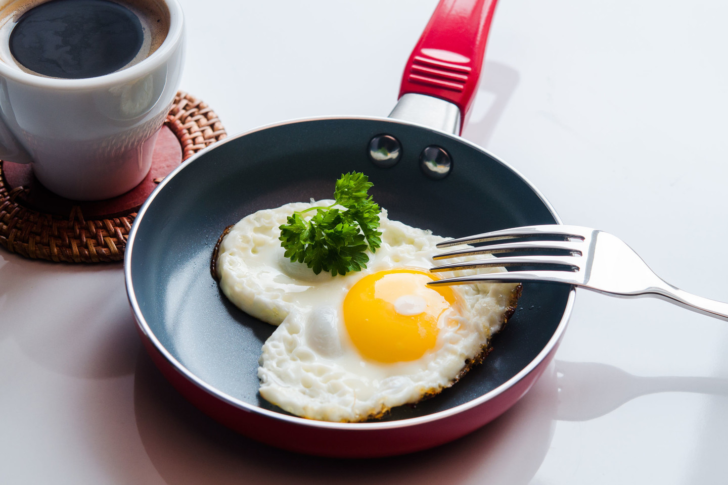  Daugybe tyrimų įrodyta, kad kiaušinius valgyti sveika. 