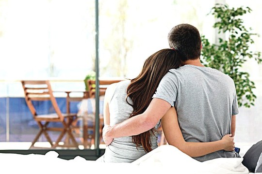 Štai kokį švelnų verslą sugalvojo pietų kaimynai – apkabina už pinigus